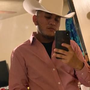 Meet your Posher, Cesar